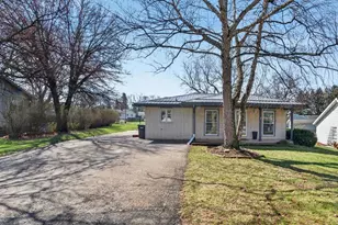 4389 Curry Ln, Windsor, WI 53598 - Photo 2