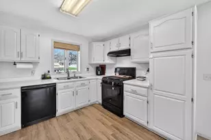 4389 Curry Ln, Windsor, WI 53598 - Photo 12