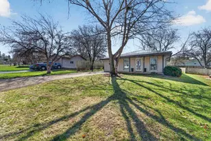 4389 Curry Ln, Windsor, WI 53598 - Photo 4
