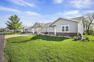 532 Plum Tree Dr, Janesville, WI 53536 - Photo 2