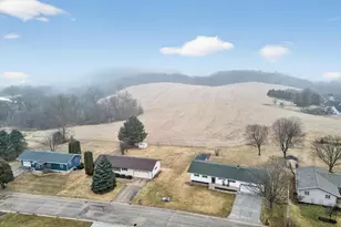 106 Dougherty Ct, Ridgeway, WI 53582 - Photo 2