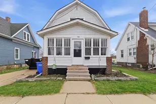 338 N Ludington St, Columbus, WI 53925 - Photo 2
