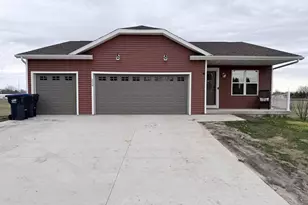 524 Main St, Juneau, WI 53039 - Photo 1