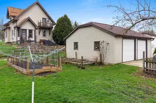 2216 Monroe St, New Holstein, WI 53061 - Photo 2