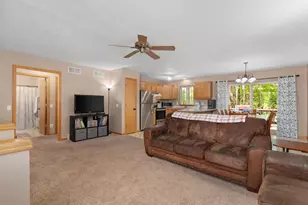 556 Ronald Lee Cir, Rio, WI 53960 - Photo 8