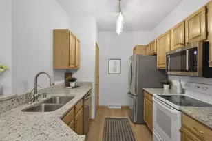 3154 Dorchester Way, Madison, WI 53719 - Photo 8