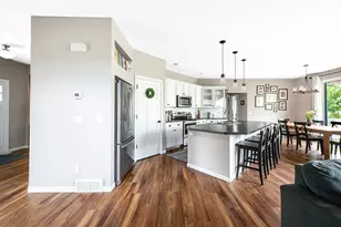 334 Basilica Pkwy, Verona, WI 53593 - Photo 12