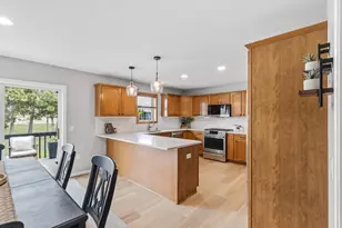 2028 Sandhill Dr, Prairie Du Sac, WI 53578 - Photo 16