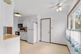 2626 Crosscreek Dr, Sheboygan, WI 53081 - Photo 8