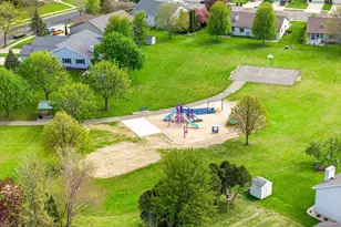 618 Robin Dr, Sun Prairie, WI 53590 - Photo 56
