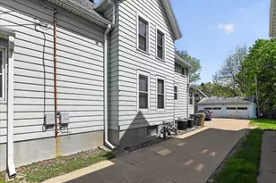 1913 E Washington Ave, Madison, WI 53704 - Photo 18