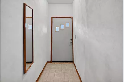 1913 E Washington Avenue, Madison, WI 53704 - Photo 6