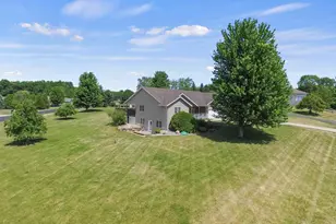 13072 W Woodworth Dr, Janesville, WI 53536 - Photo 8