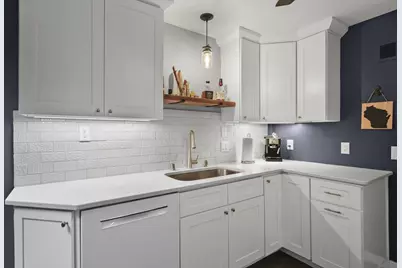 2825 Regent Street, Madison, WI 53705 - Photo 4
