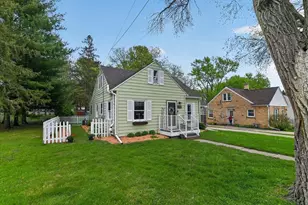 307 Union St, Sun Prairie, WI 53590 - Photo 2