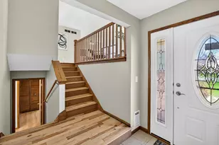 5755 Pembroke Dr, Fitchburg, WI 53711 - Photo 4