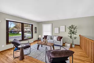 5755 Pembroke Dr, Fitchburg, WI 53711 - Photo 6