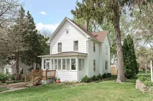 212 Madison Ave, DeForest, WI 53532 - Photo 2