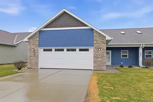 496 River Rd, Columbus, WI 53925 - Photo 2