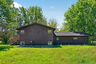 3848 Sunny Wood Dr, DeForest, WI 53532 - Photo 2