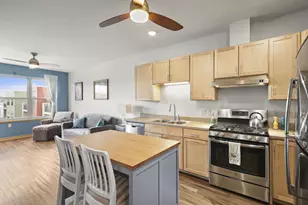 107 Sutherland Ct, Madison, WI 53704 - Photo 10
