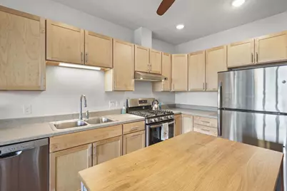 107 Sutherland Court #323, Madison, WI 53704 - Photo 8