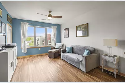 107 Sutherland Court #323, Madison, WI 53704 - Photo 2
