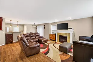 719 Cricket Ln, Madison, WI 53562 - Photo 8