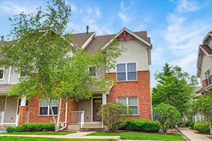 719 Cricket Ln, Madison, WI 53562 - Photo 4