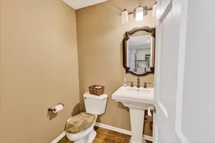 719 Cricket Ln, Madison, WI 53562 - Photo 16