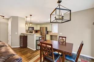 719 Cricket Ln, Madison, WI 53562 - Photo 12