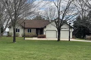 W5092 N Osprey Dr, New Lisbon, WI 53950 - Photo 2