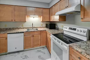 41 Golf Course Rd, Madison, WI 53704 - Photo 14