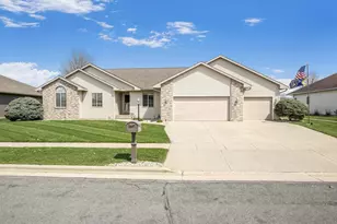 2012 Cherokee Dr, Prairie Du Sac, WI 53578 - Photo 2