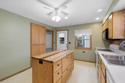325 Chicago Street, Stoughton, WI 53589 - Photo 16