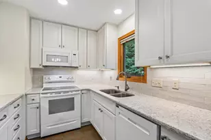 5006 Violet Ln, Madison, WI 53714 - Photo 14