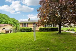 5006 Violet Ln, Madison, WI 53714 - Photo 2