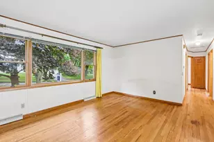 5006 Violet Ln, Madison, WI 53714 - Photo 8