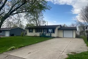 2950 Iris Dr, Beloit, WI 53511 - Photo 2