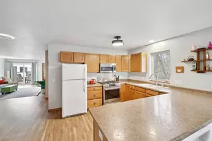 1027 Melvin Ct, Madison, WI 53704 - Photo 2