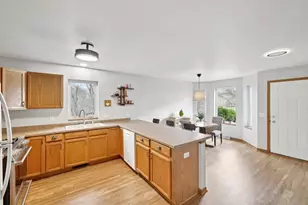 1027 Melvin Ct, Madison, WI 53704 - Photo 4