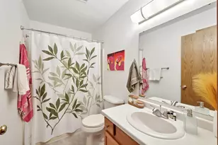 1027 Melvin Ct, Madison, WI 53704 - Photo 14