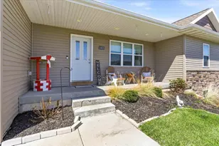 1421 21st St, Baraboo, WI 53913 - Photo 2