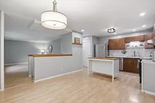 2402 Westbrook Ln, Madison, WI 53711 - Photo 16