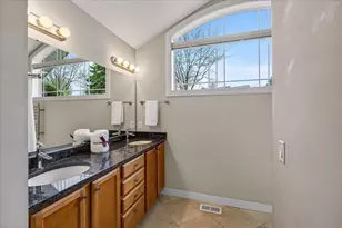1612 Dewberry Dr, Madison, WI 53719 - Photo 24