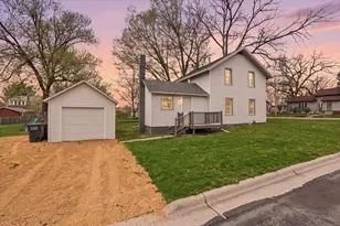 112 Church St, Orfordville, WI 53576 - Photo 4