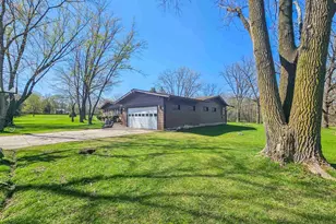 10726 County Road K Rd, Beloit, WI 53511 - Photo 4