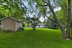 1425 Hyland Dr, Stoughton, WI 53589 - Photo 4