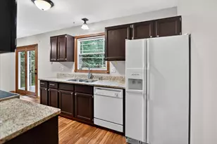 1425 Hyland Dr, Stoughton, WI 53589 - Photo 12