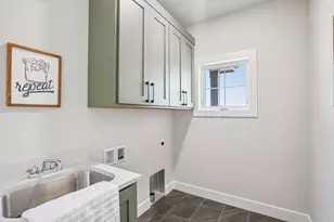 1409 Yeske Dr, Waunakee, WI 53597 - Photo 32